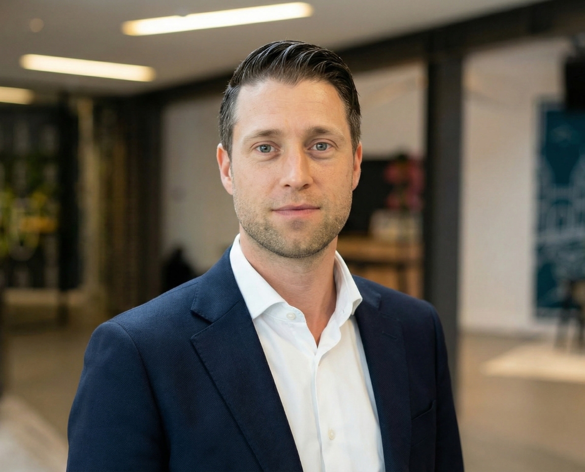 digital agency team holding award