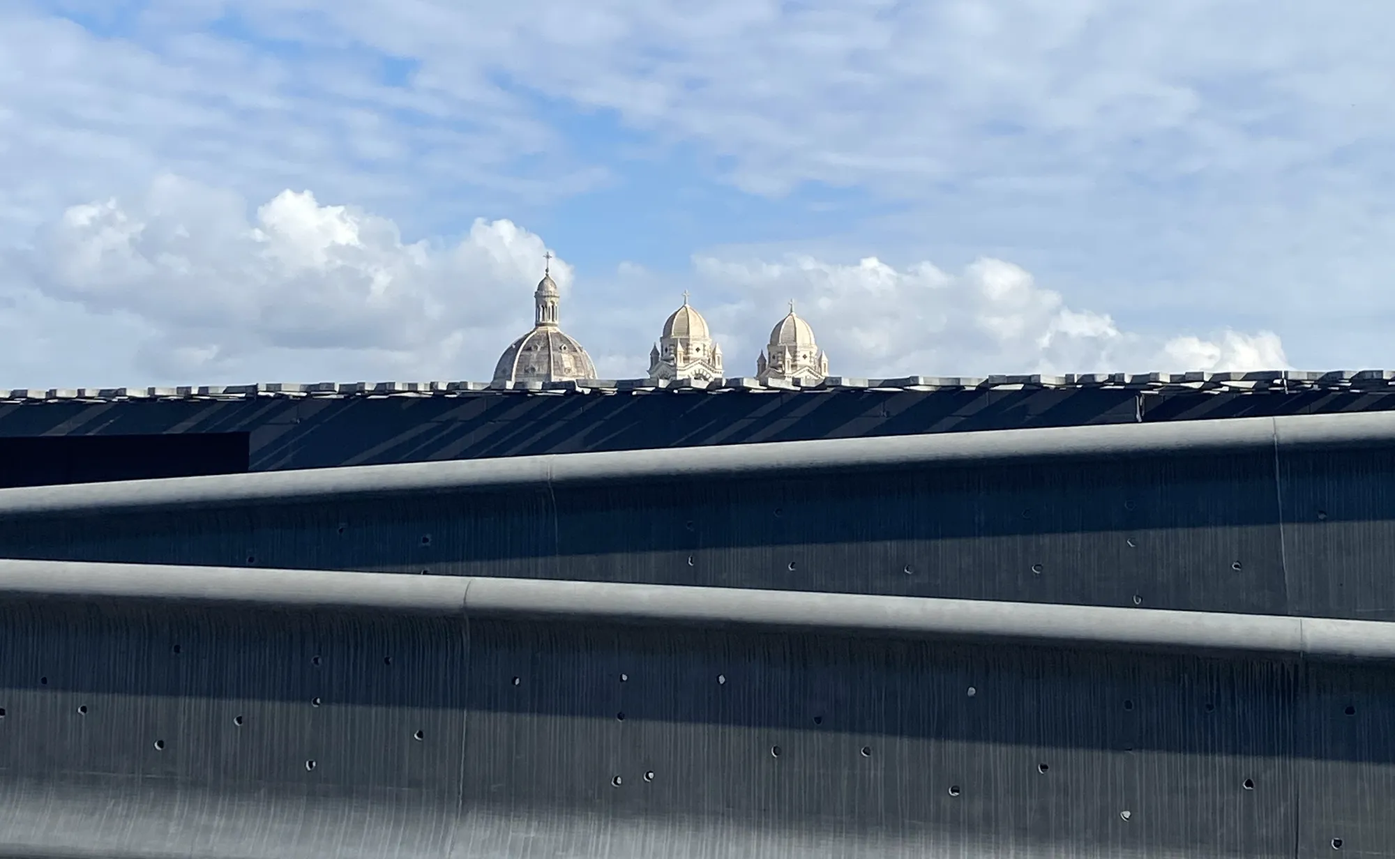 Vue du dôme de la Major et du Mucem à Marseille