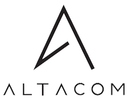 Grande esposizione Altacom a Pizzoli (L’Aquila): consolle trasformabili fino a 14 posti, tavoli regolabili in altezza. Meccanismi brevettati, prova reale e consegna in tutto l’Abruzzo.