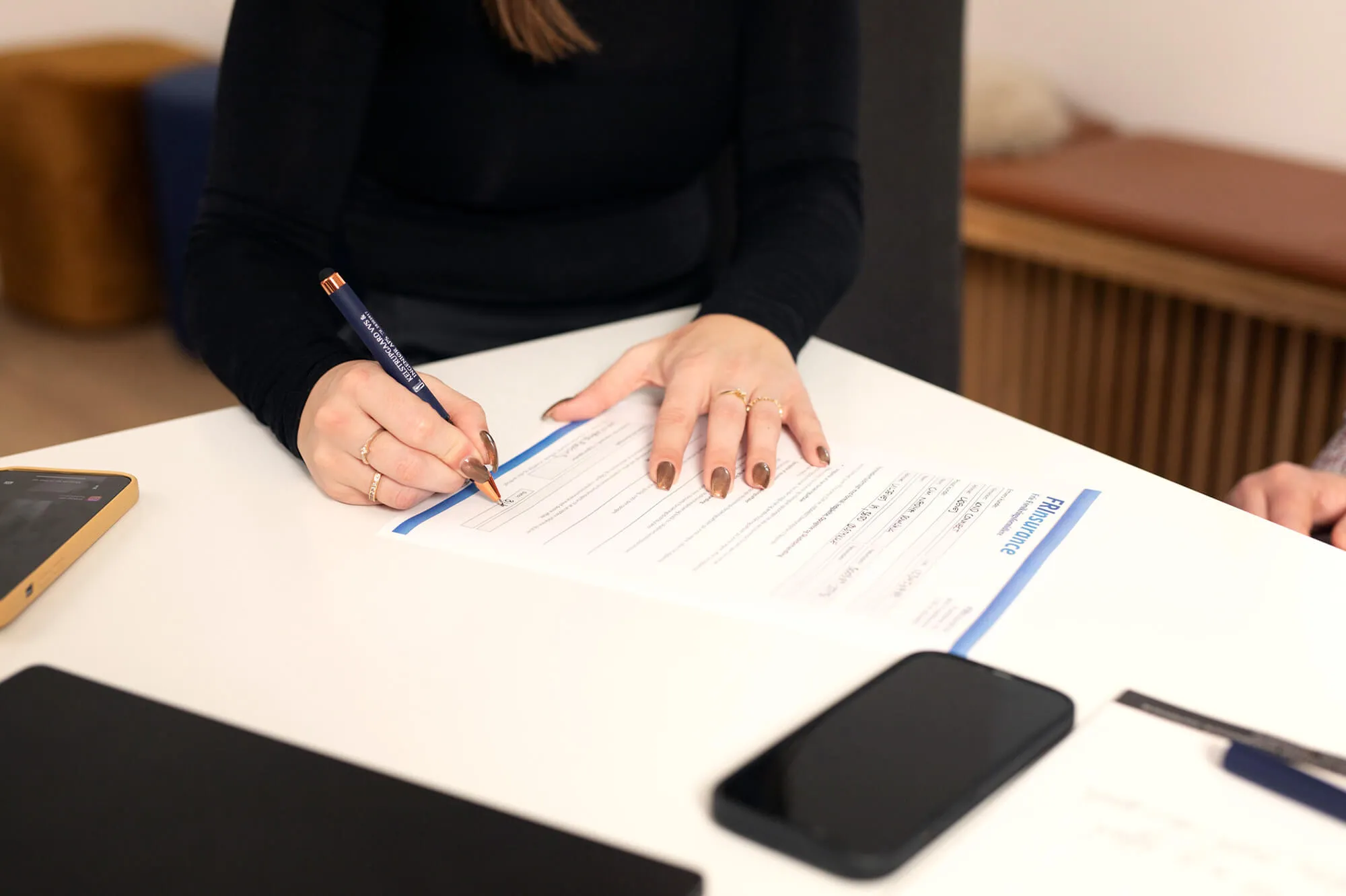 Underskrift af kontrakt