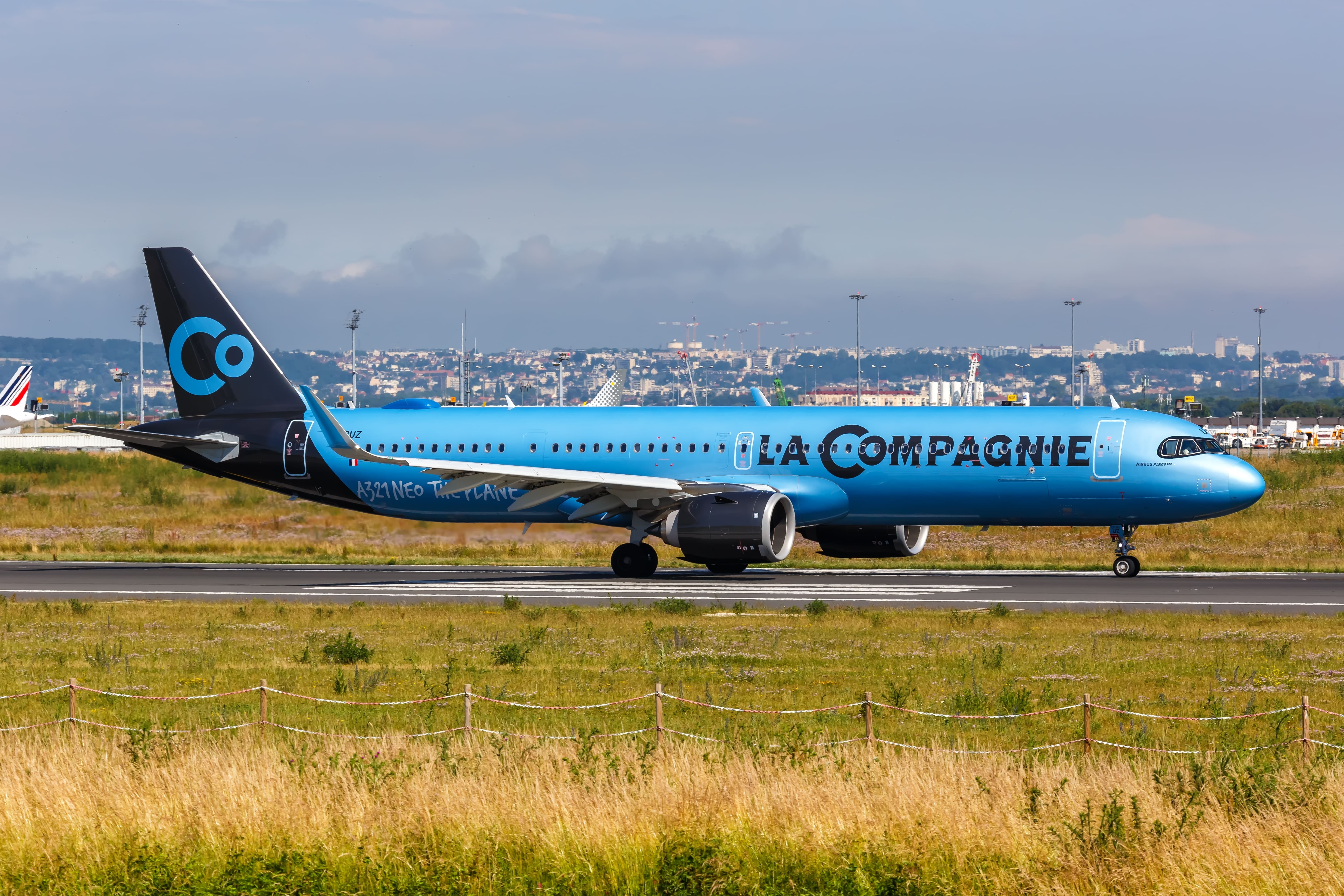 Unlock Premium Travel Deals: Inside La Compagnie's Extended "Blue Friday" Business Class Sale