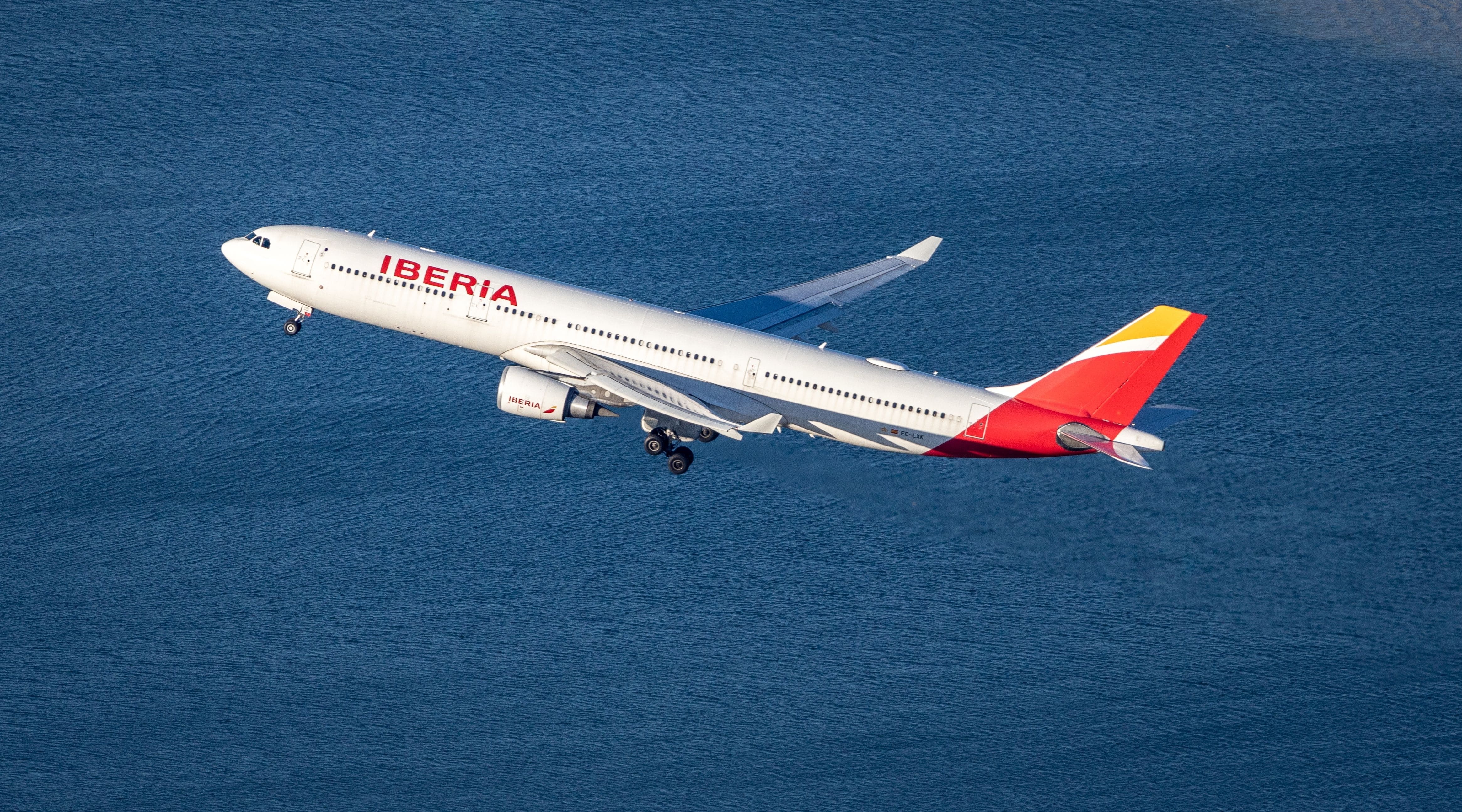 Iberia Faces Backlash After Airfare Spikes Following Fatal Spanish Train Accident