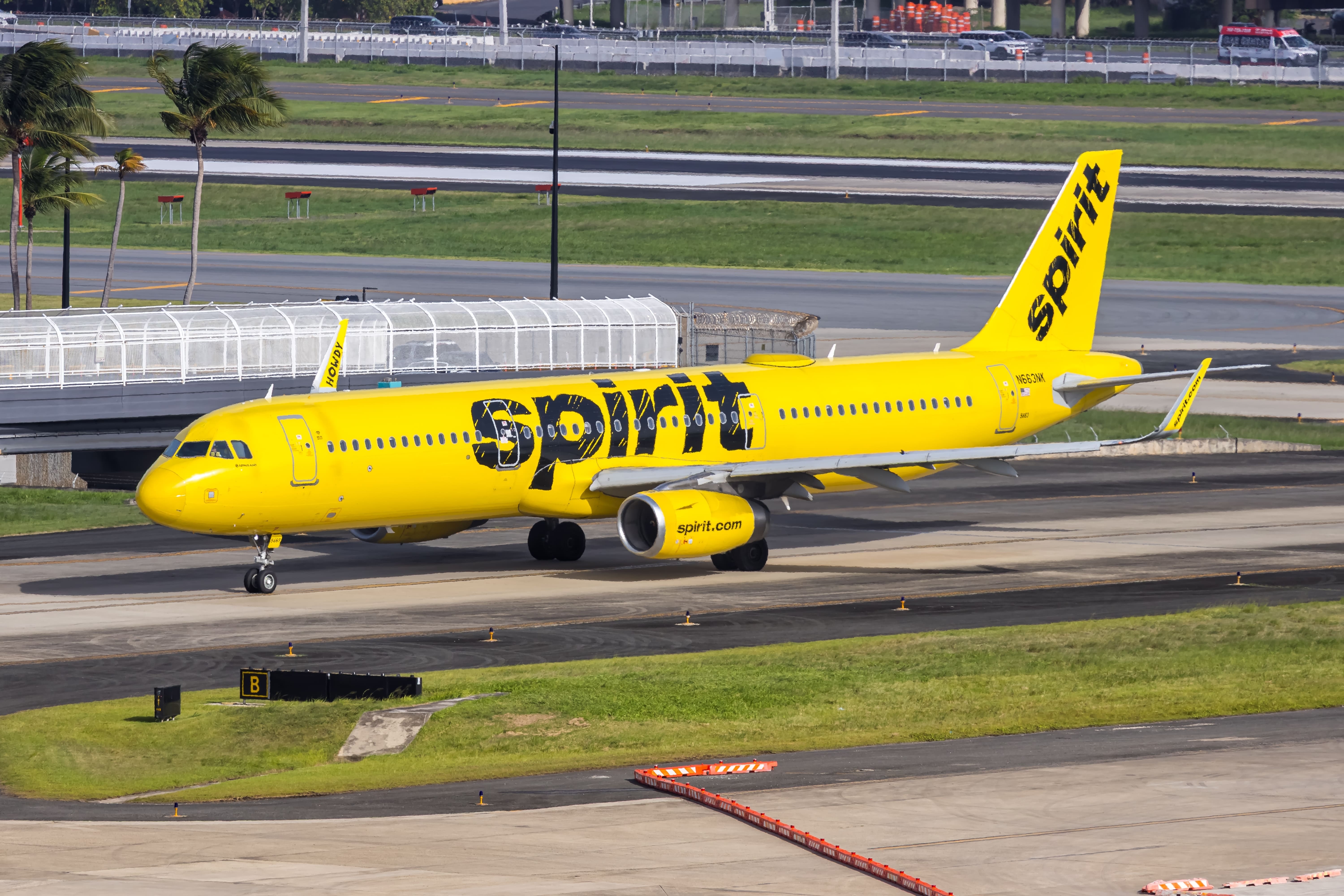 Spirit airline cuts base prices by half in short-term Flash Sale