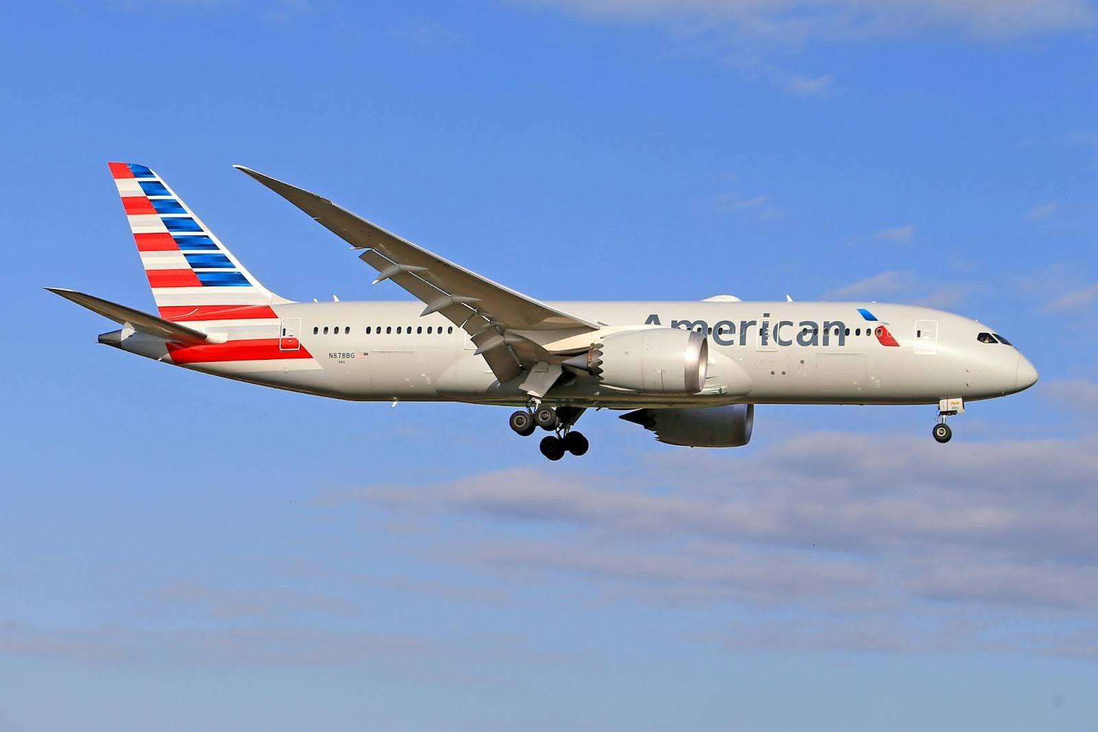 American Airlines Refits Airbus A319 with Additional First-Class Seats -Crew Expresses Space Concerns