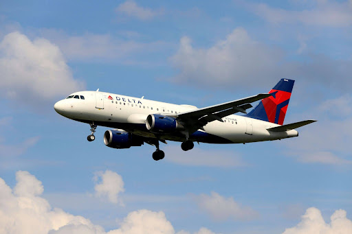 Delta Is Canceling Hundreds of Flights With No Weather Excuse And the Response Is Unclear, at best