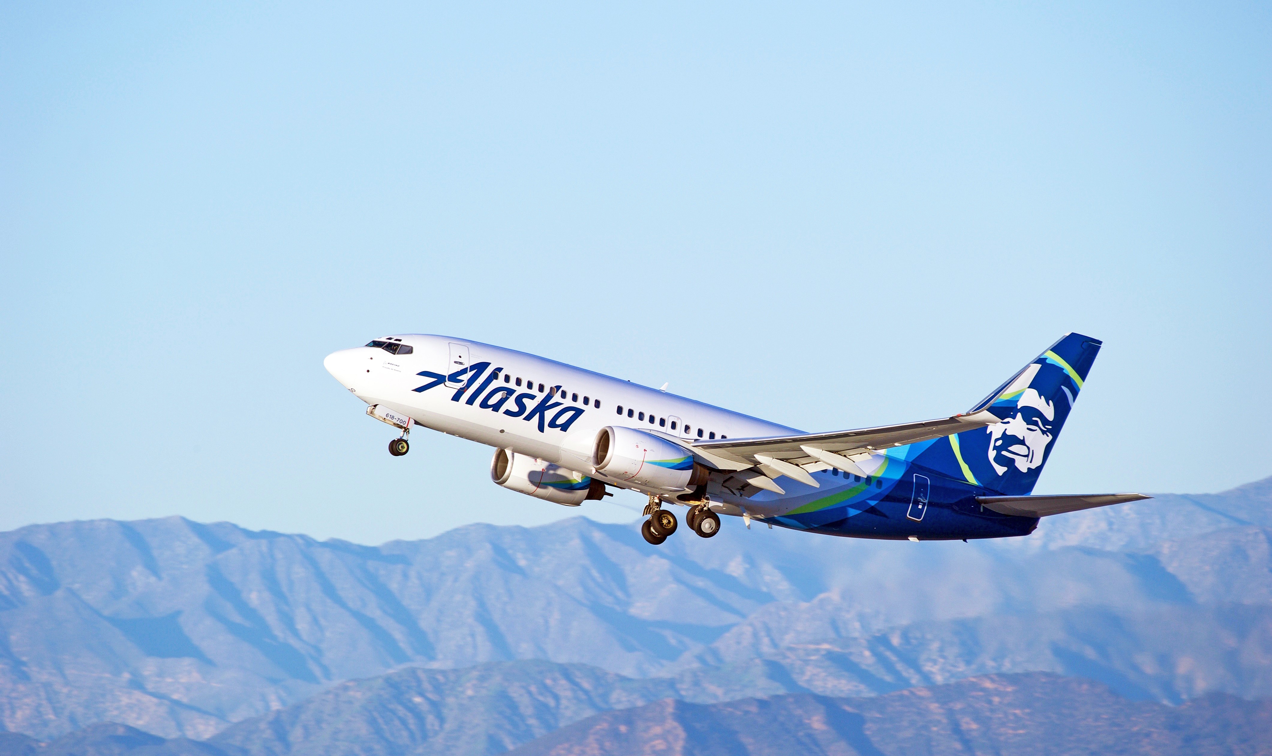 Alaska Airlines Has Just Made Its First-Ever Landing at London Heathrow I Was Onboard