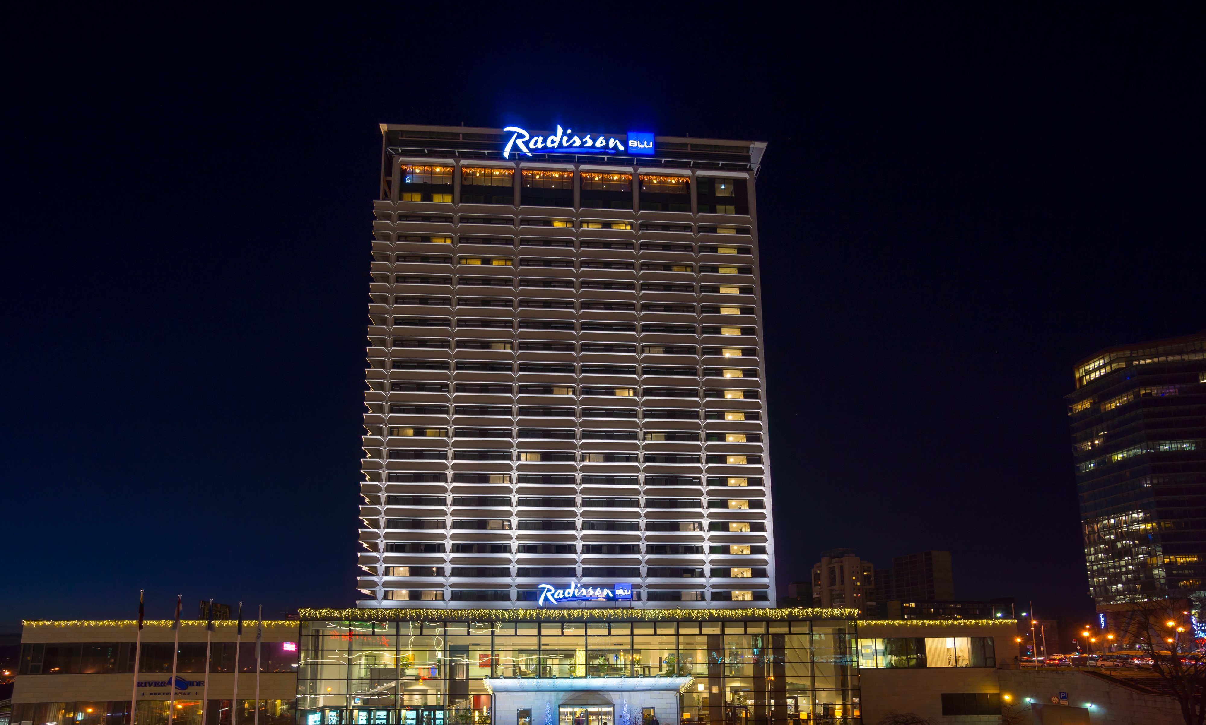 Relaxing at the Summer Hotel Deal at Radisson is definitely worth considering