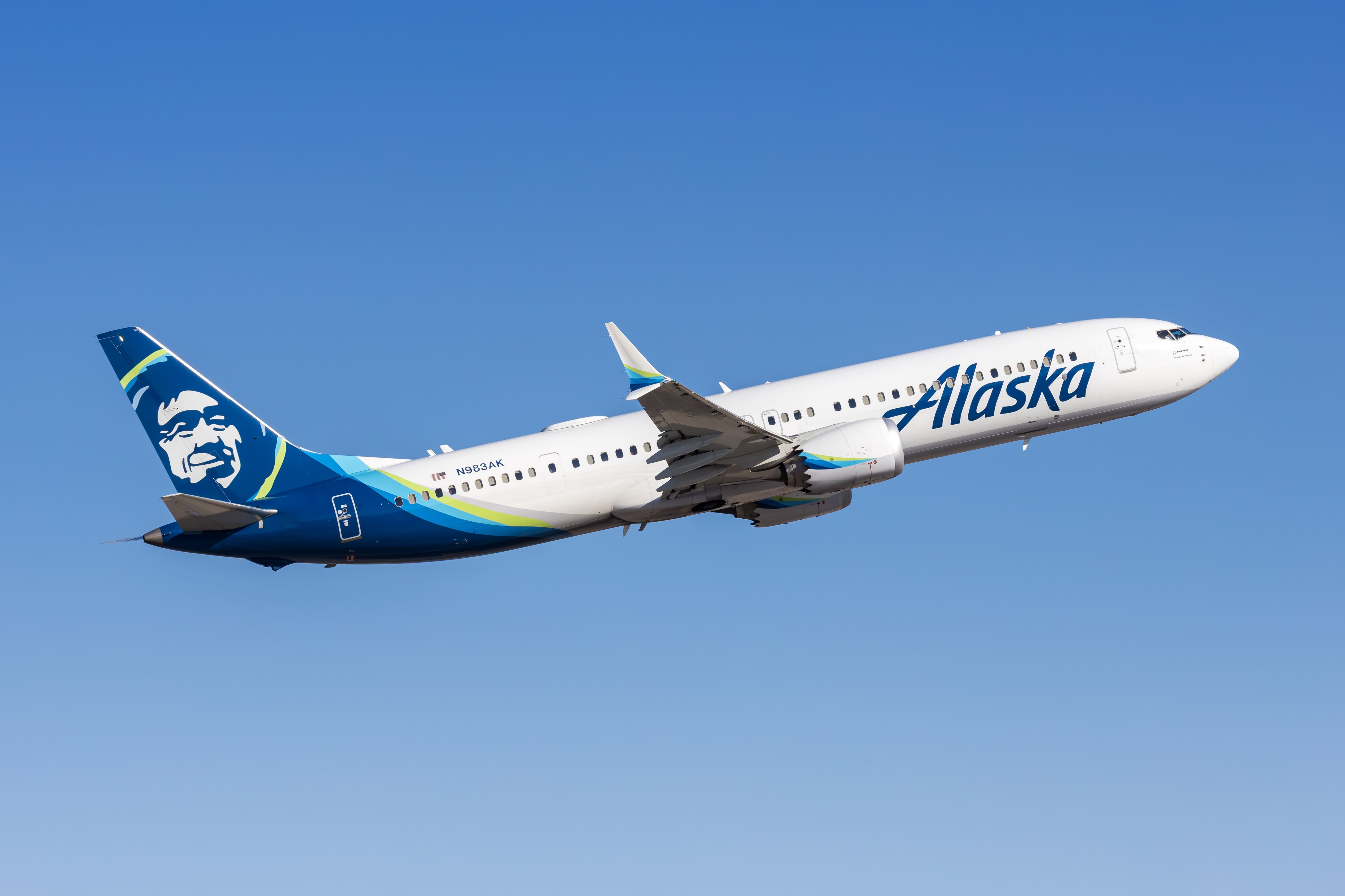 Alaska Atmos Rewards Is Selling Points With a 90% Bonus Here's Whether You Should Buy