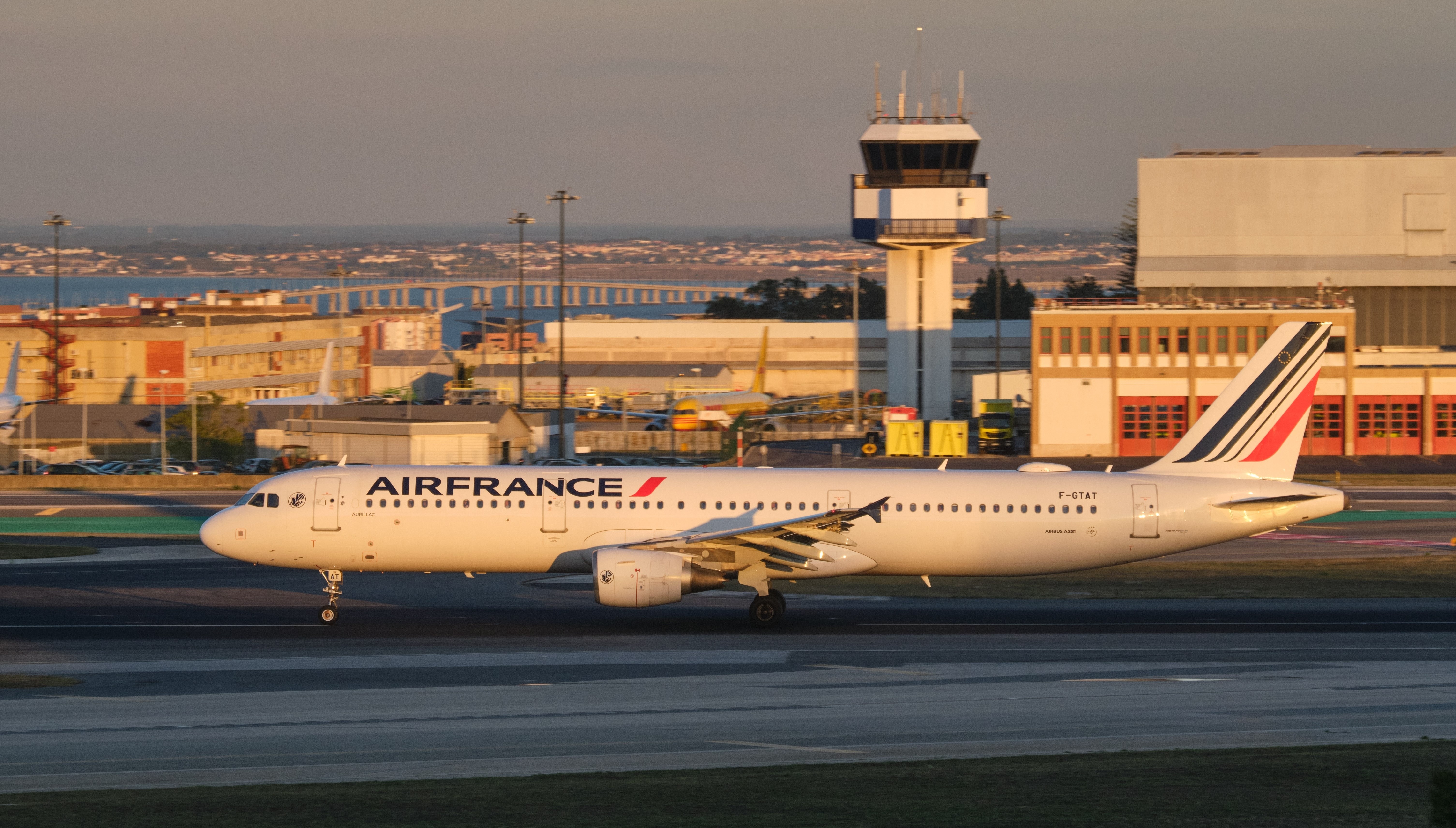 Air France Business Class to Paris for only 48,000 points-The deal is extremely competitive