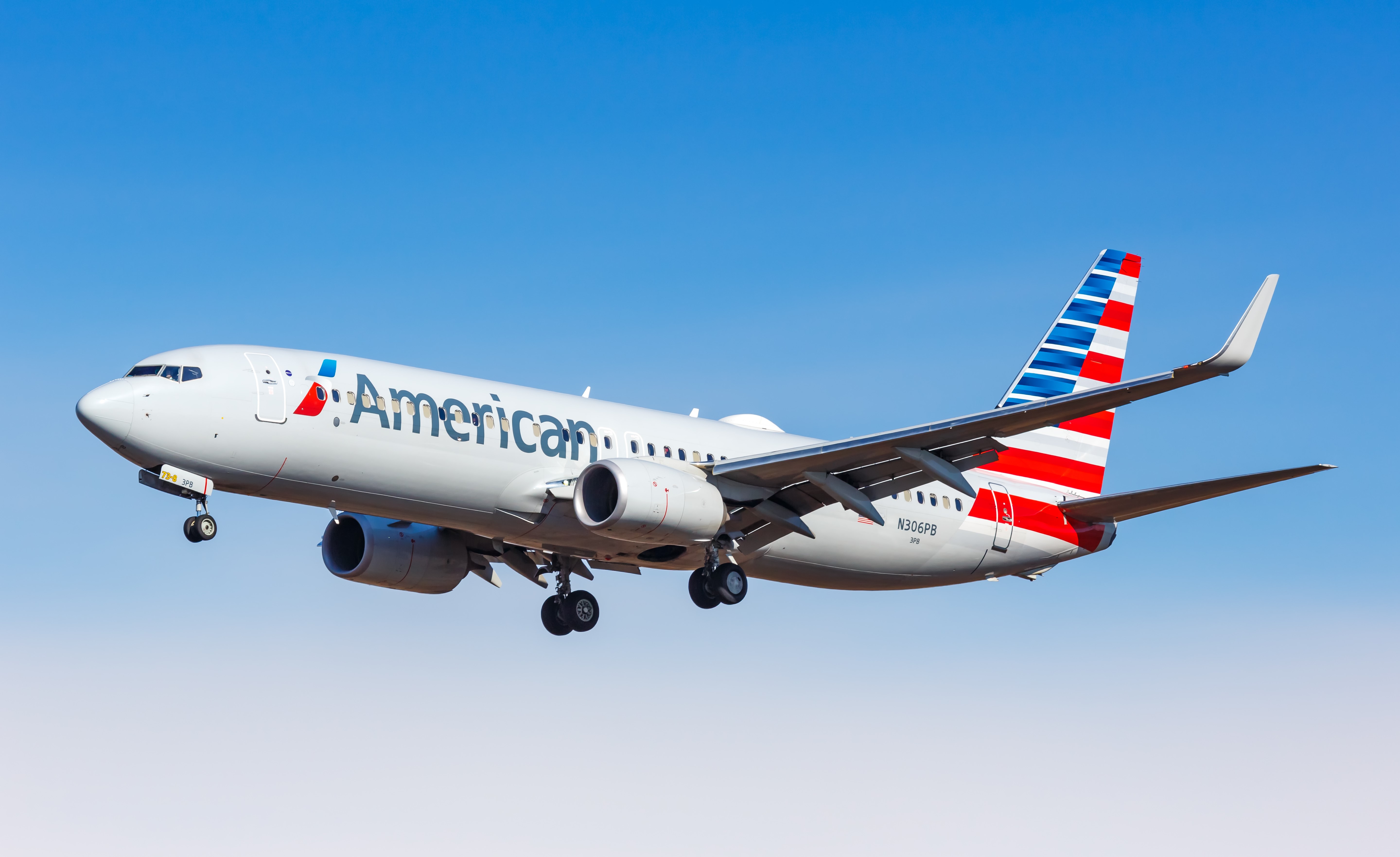 American Airlines and AT&T are Giving Away 20,000 Miles Per Line