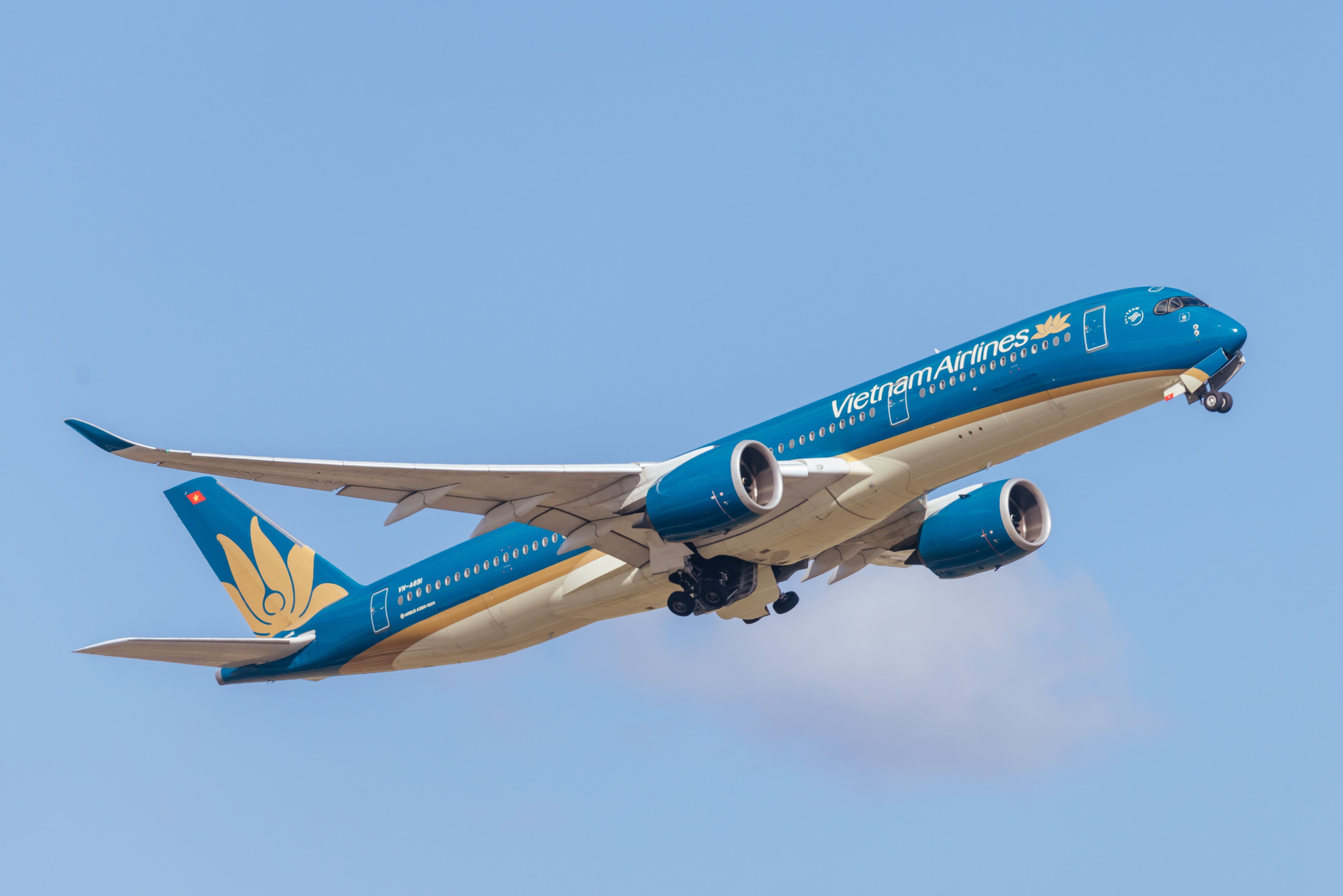 The One Nonstop Flight to Vietnam From the U.S. And How to Fly It in Business Class for 95K Miles