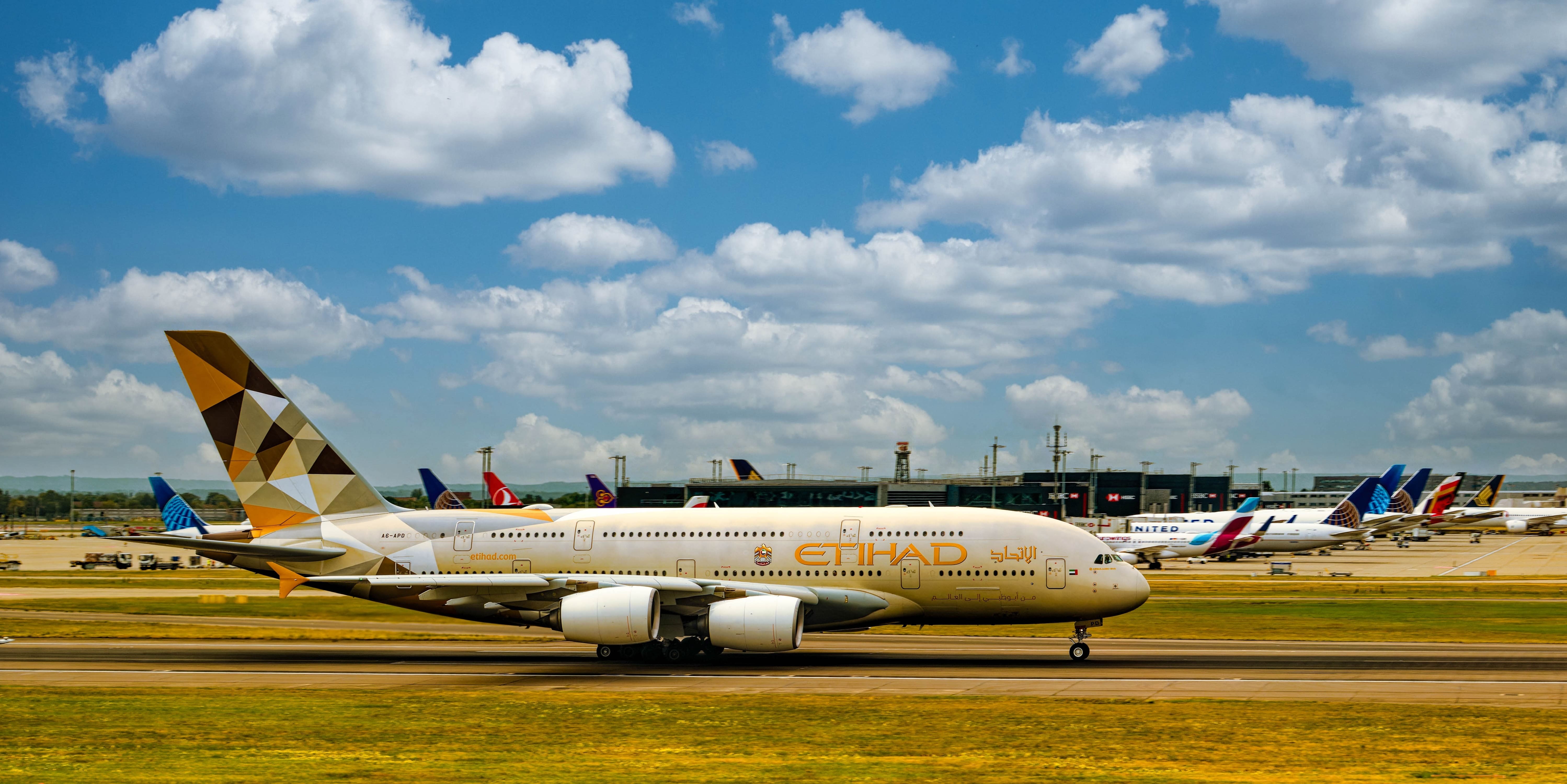 Etihad Air unveils Airbus A330neo First & Business Class Cabins 