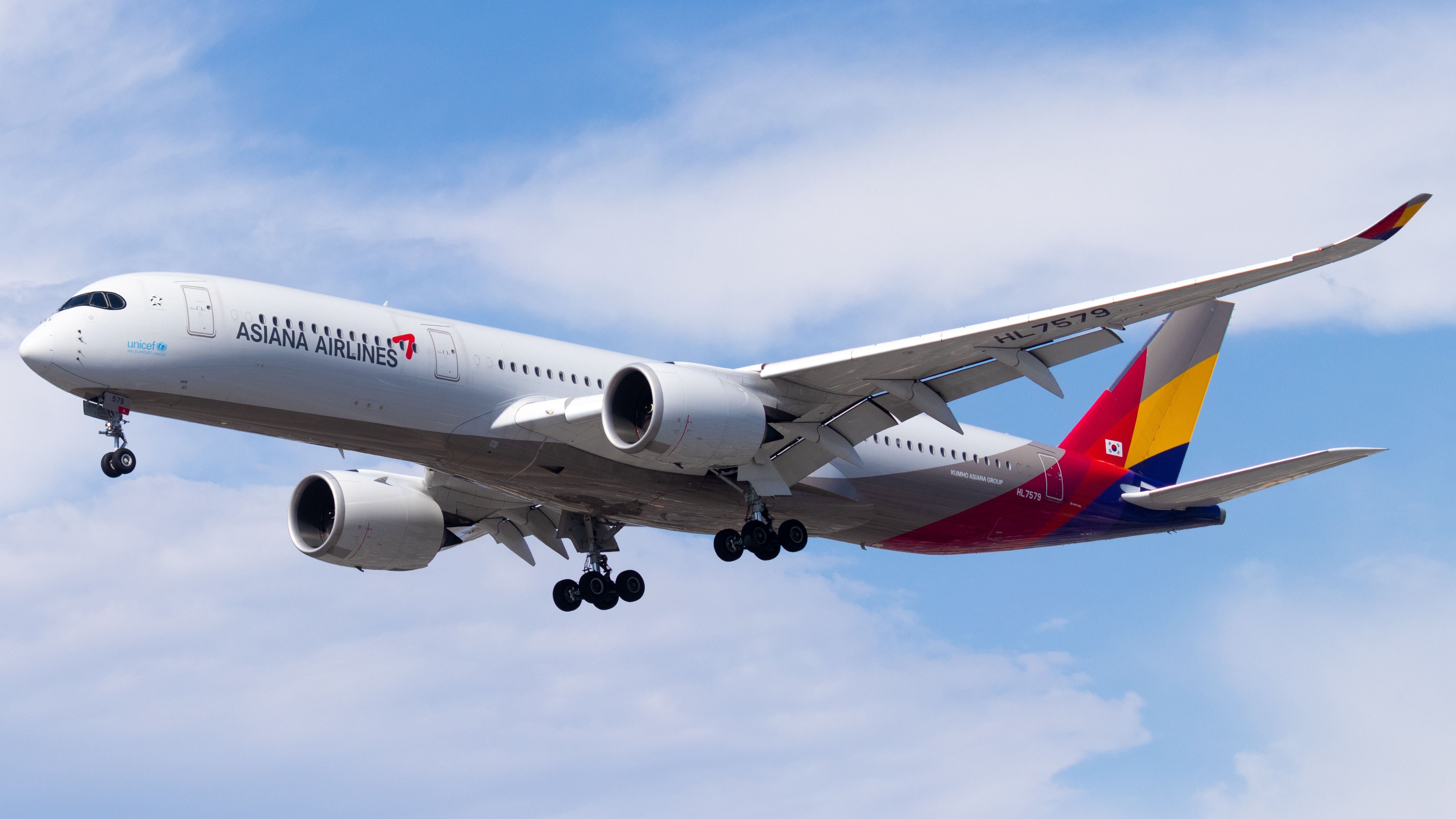 Exactly what happens to your Asiana Miles after Korean Air Acquires it