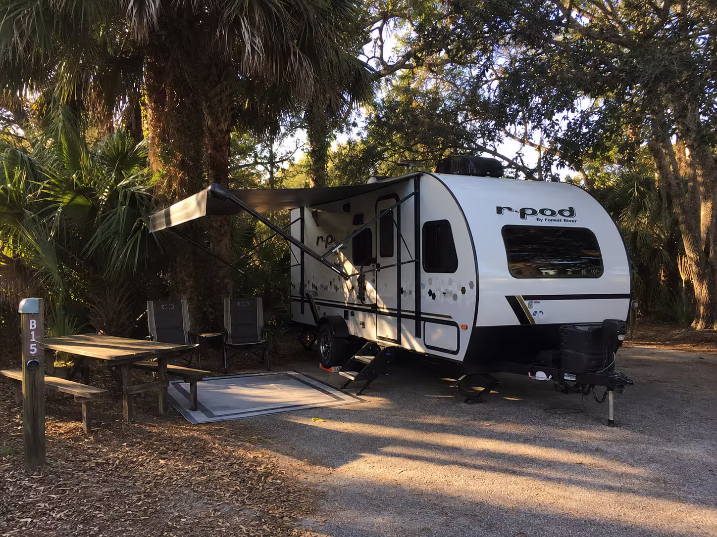 Small RV set up at Little Talbot Island campsite