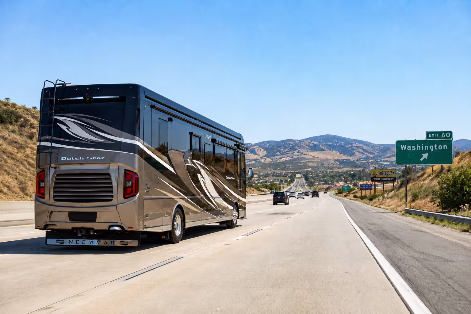 Luxury Class A motorhome on I-15 near Murrieta heading to Temecula