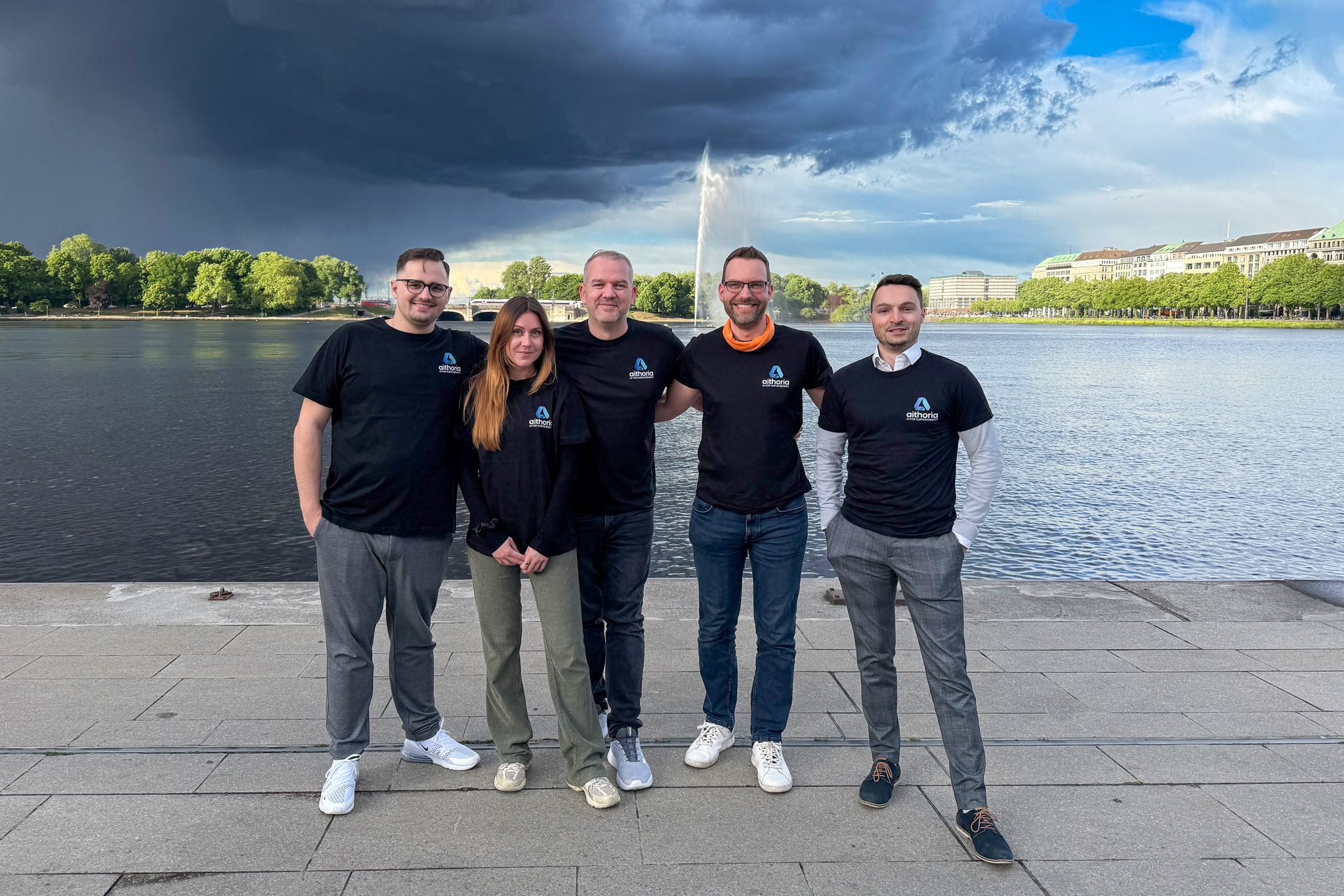 KI-Team bei gemeinsamem Brainstorming im Workshop