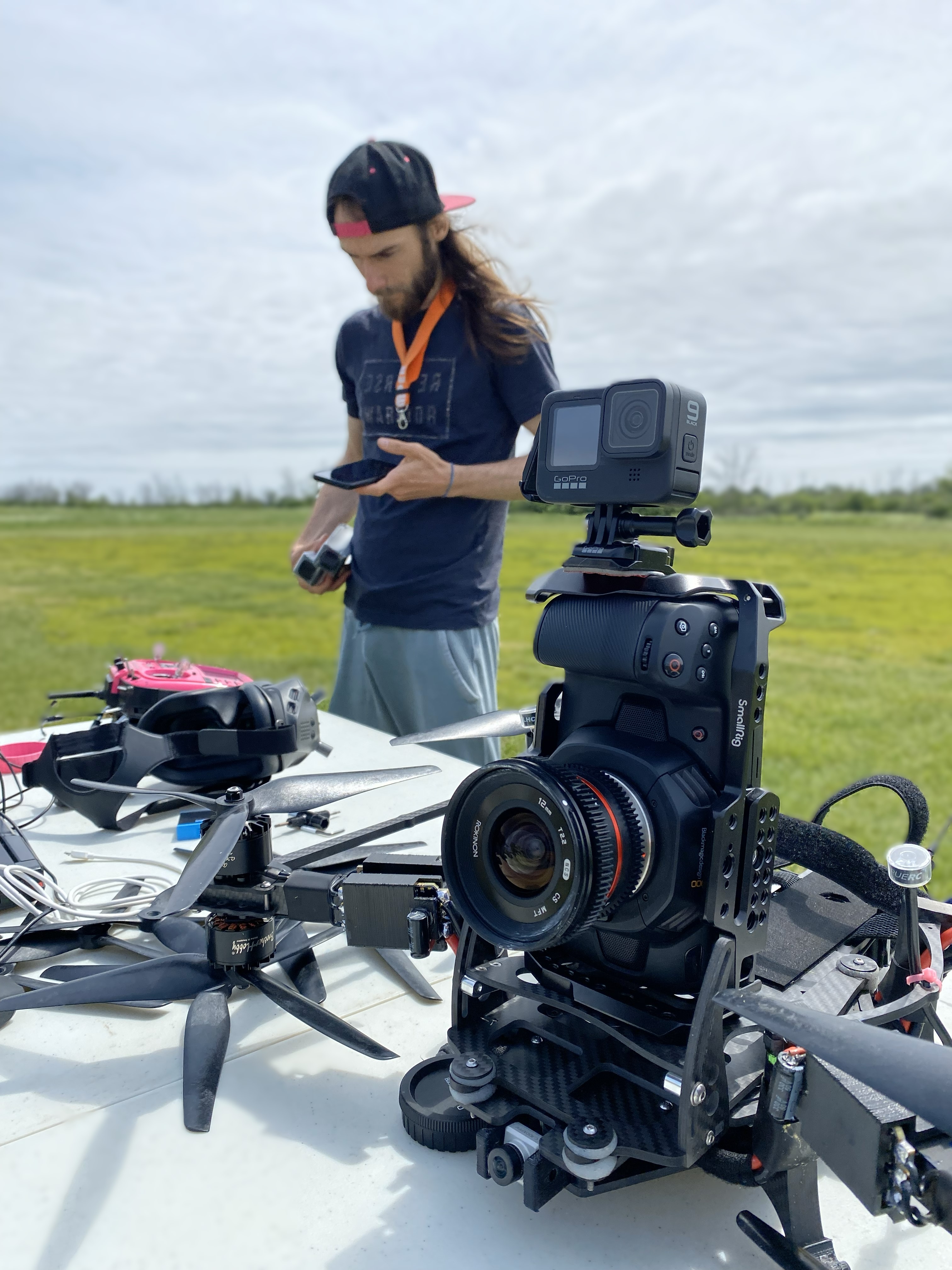 Swol sur table avec blackmajic camera 