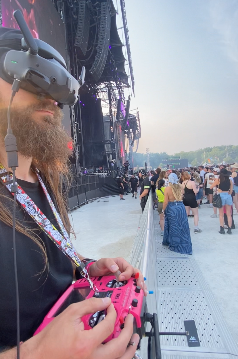 Swol sur table avec blackmajic camera 