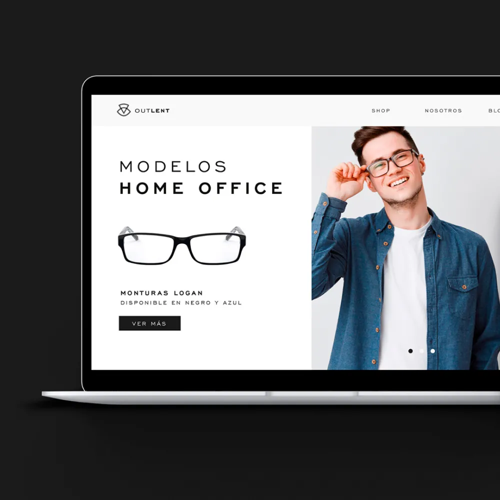 Tarjetas de presentación azules y negras de Adiss, con información de contacto presentada de forma limpia y alineada al sistema visual de la marca. Servicio de branding, ubicación Madrid, España.