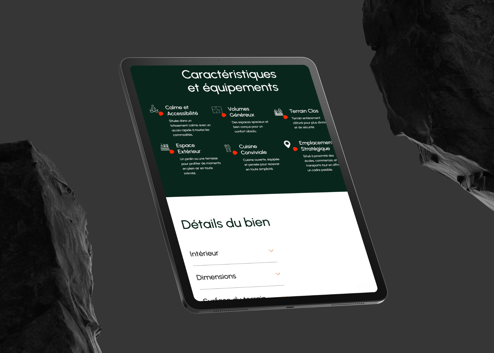 Tablette affichant des caractéristiques et équipements immobiliers en français, avec des icônes et titres comme Calme, Accessibilité, Volumes Généreux, Terrain Clos, Espace Extérieur, Cuisine Conviviale et Emplacement Stratégique.