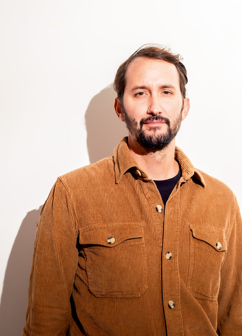 Je suis Thomas, directeur artistique digital.Web design, UX/UI, motion, branding, print : je conçois des systèmes visuels et des expériences produits de bout en bout.