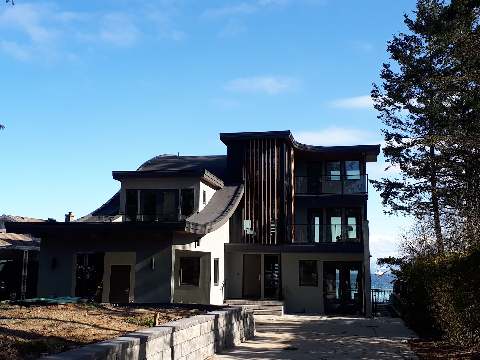 Astra Road Residence — completed roof by Nelson Roofing (photo 4)