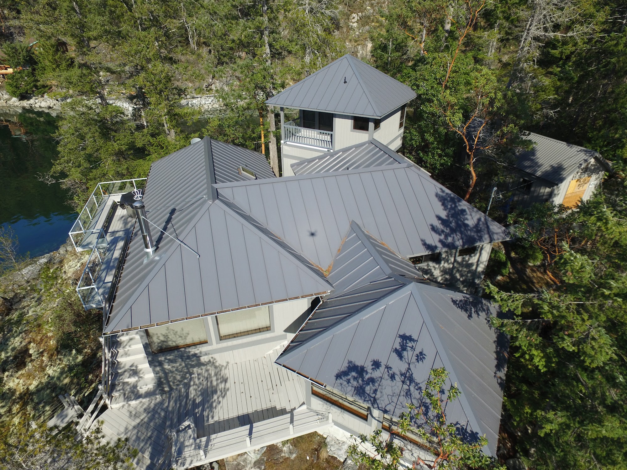 Bliss Landing Residence — completed roof by Nelson Roofing (photo 3)