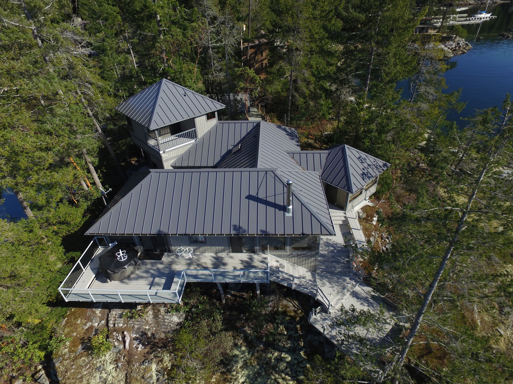 Bliss Landing Residence — completed roof by Nelson Roofing (photo 1)