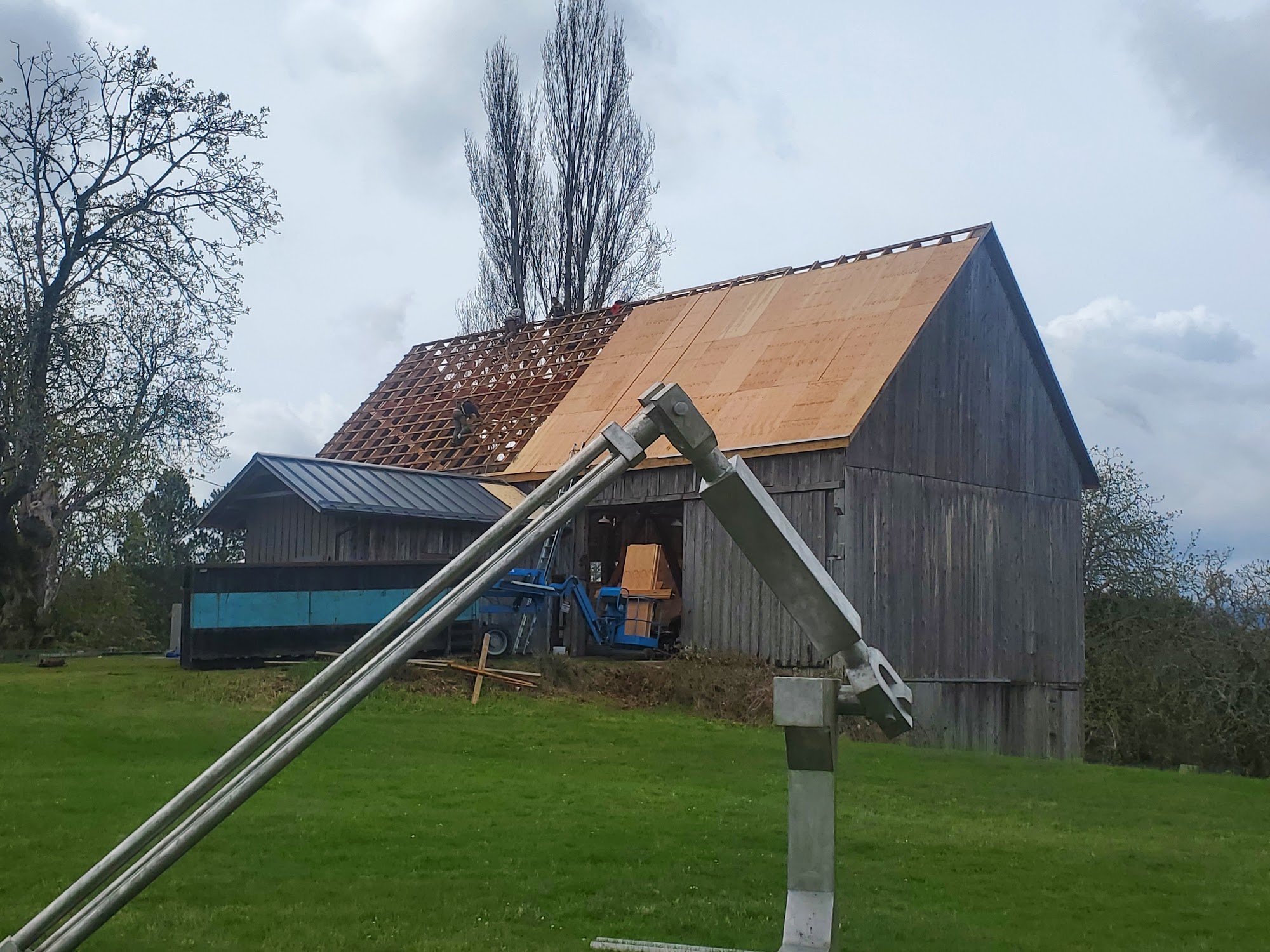 Jeffrey Rubinoff Sculpture Park — completed roof by Nelson Roofing (photo 1)