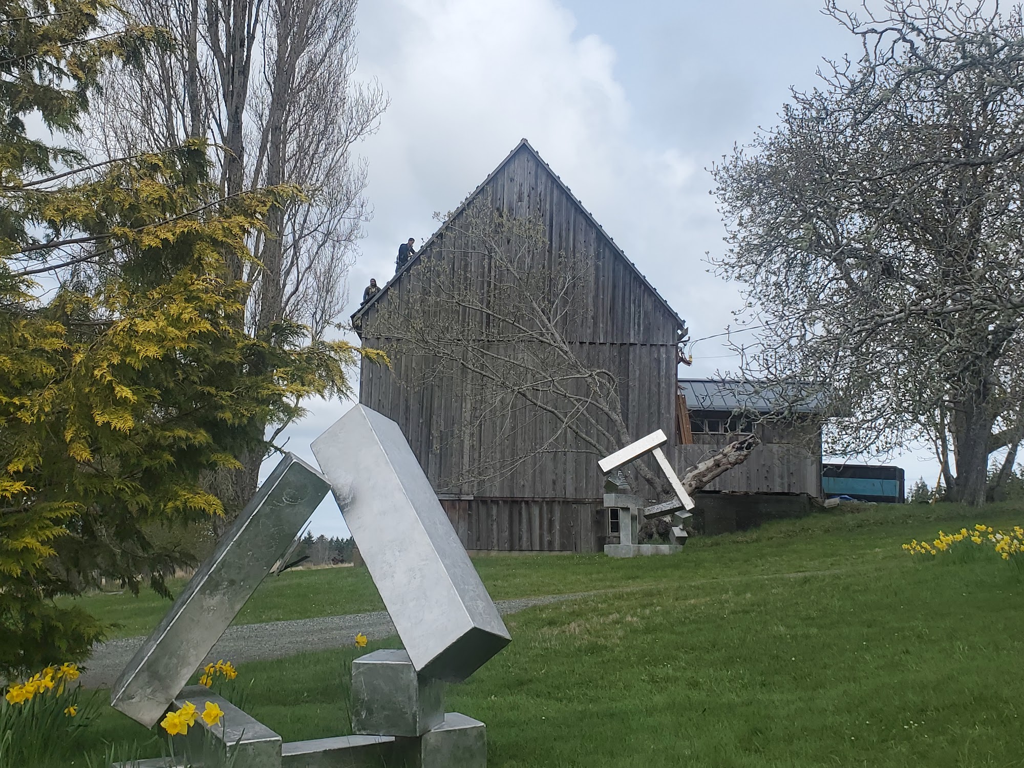 Jeffrey Rubinoff Sculpture Park — roof installation in progress by Nelson Roofing (photo 11)