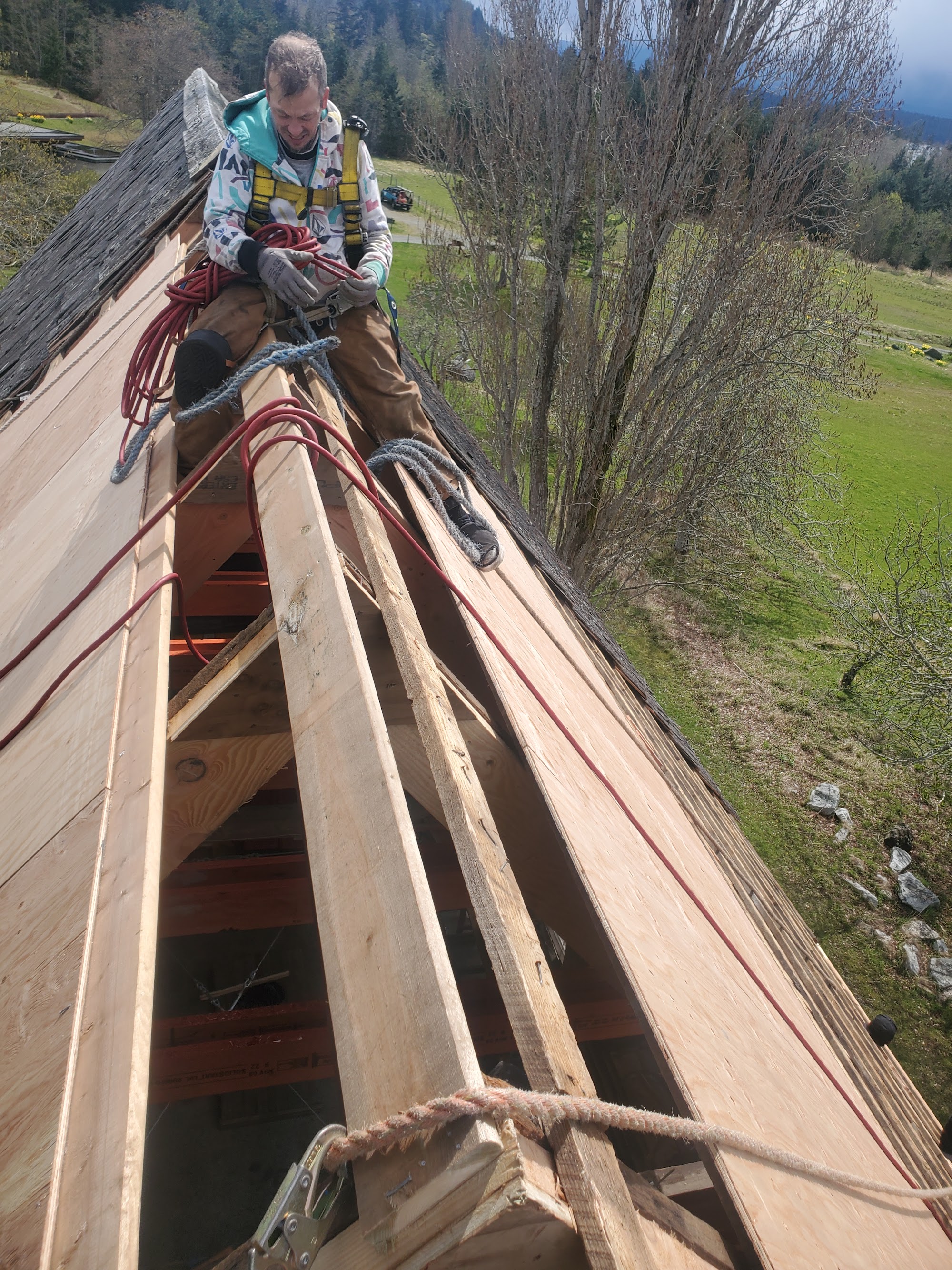 Jeffrey Rubinoff Sculpture Park — roof installation in progress by Nelson Roofing (photo 6)