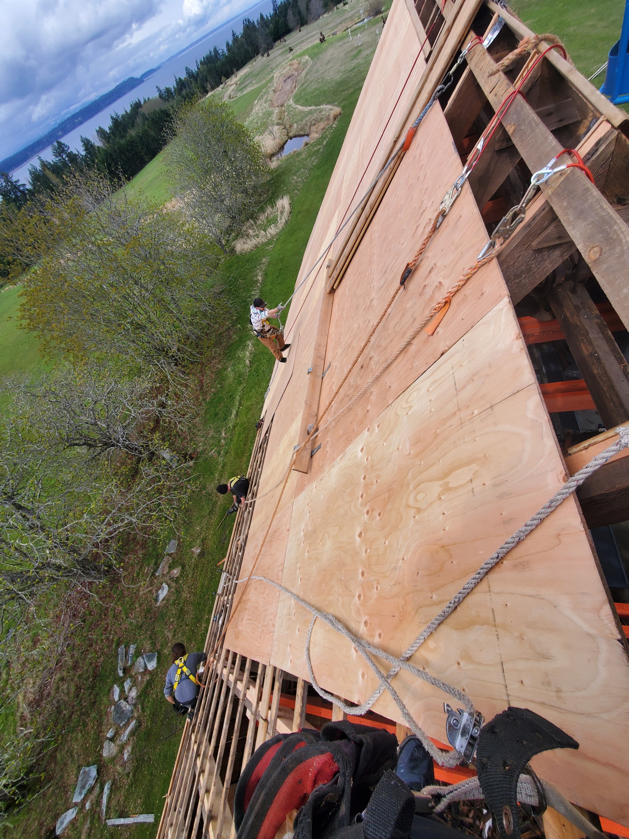Jeffrey Rubinoff Sculpture Park — roof installation in progress by Nelson Roofing (photo 3)