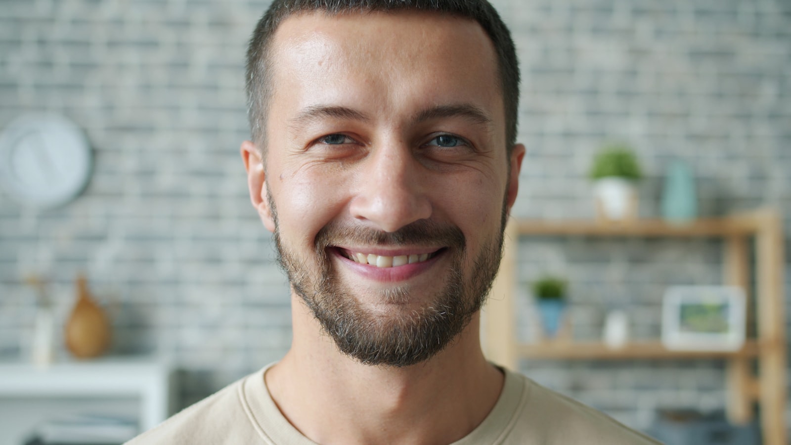 How a beard or moustache changes the way your smile looks