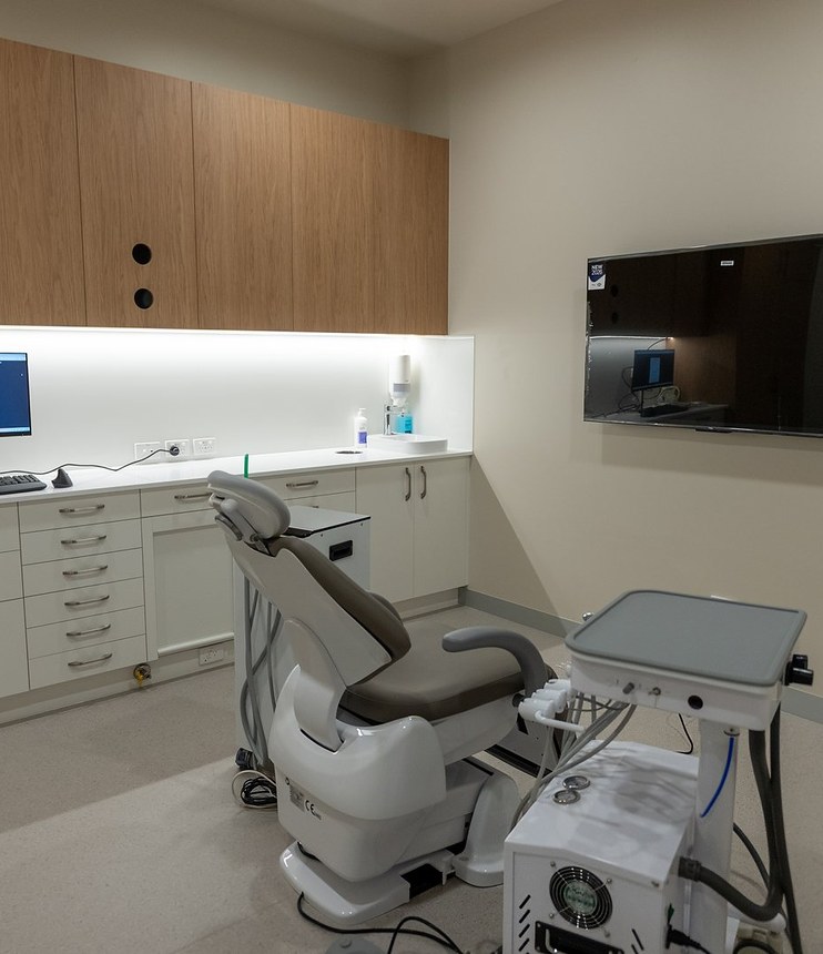 Treatment room at Lumi Dental where in-chair teeth whitening is carried out