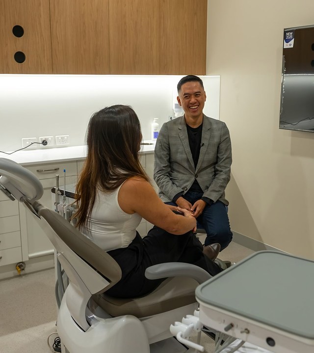 Teeth whitening consultation at Lumi Dental to choose between Lumi Home, Refresh and Radiance