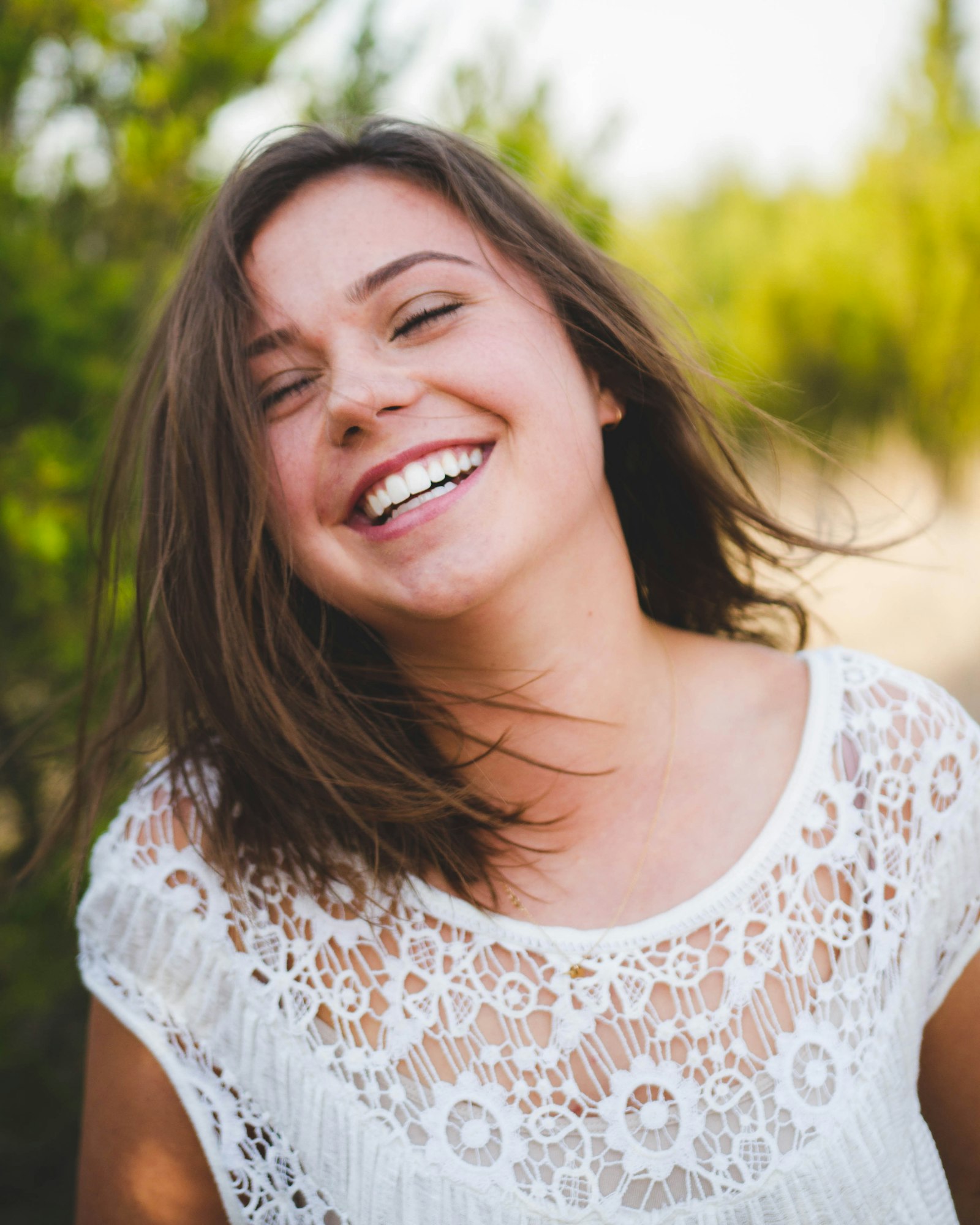Does teeth whitening damage enamel?