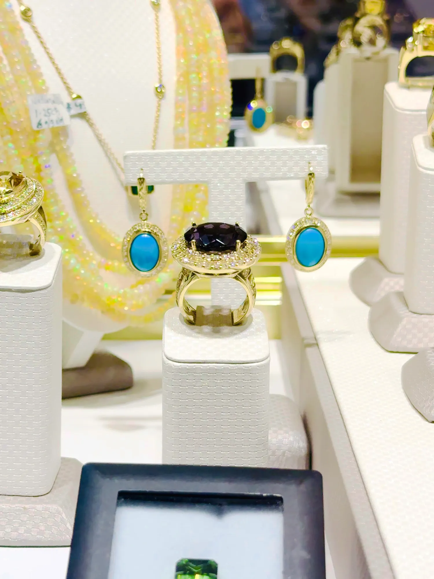 Gem Faire gem and jewelry show gallery photo