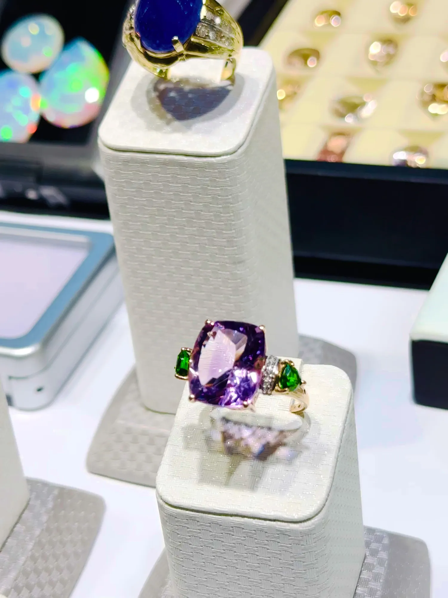 Gem Faire gem and jewelry show gallery photo