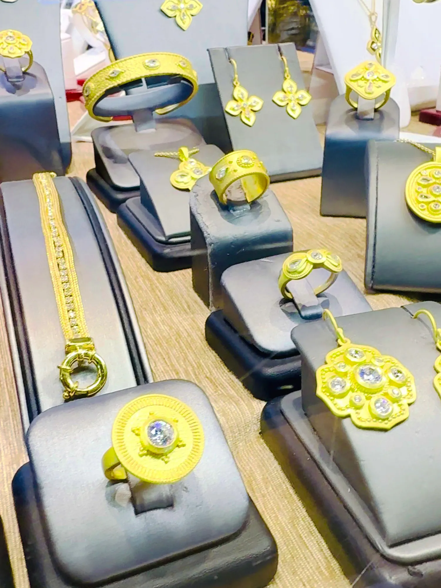 Gem Faire gem and jewelry show gallery photo