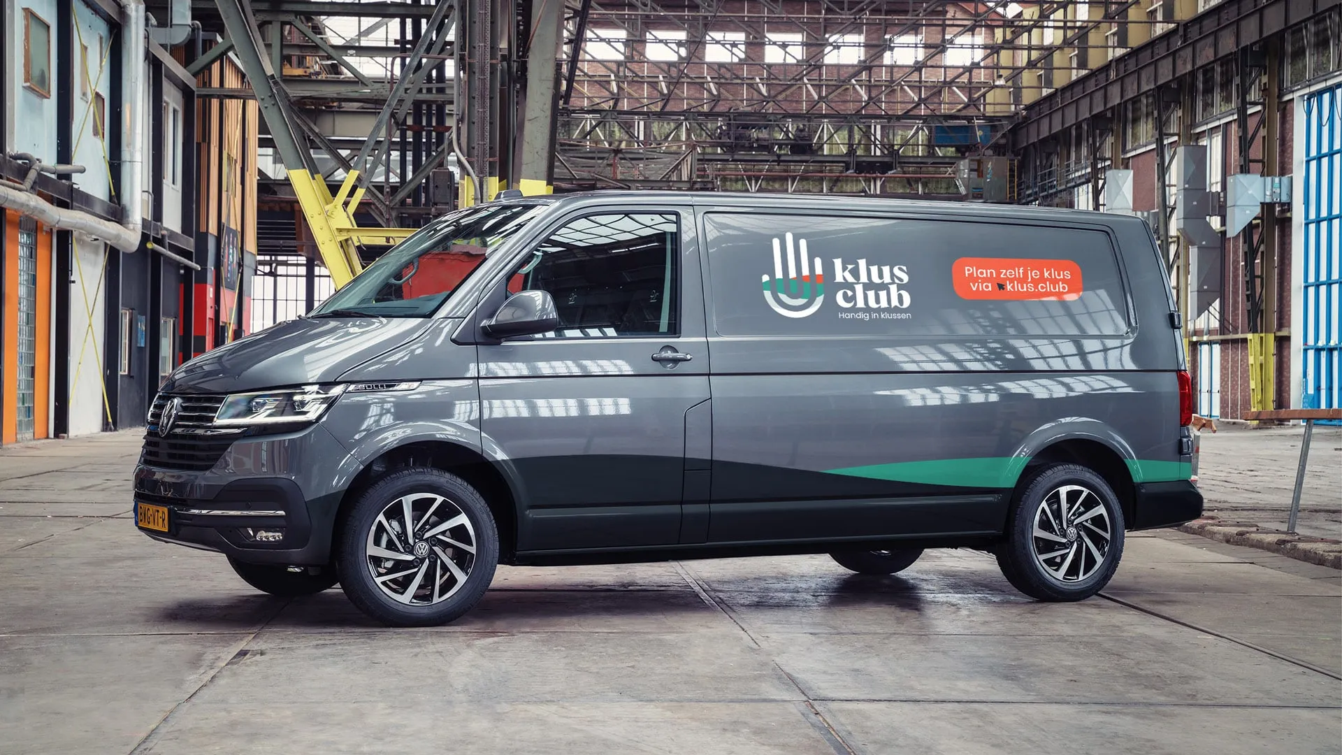 bus met signing logo