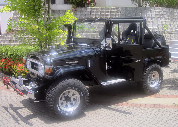A black 1975 Land Cruiser
