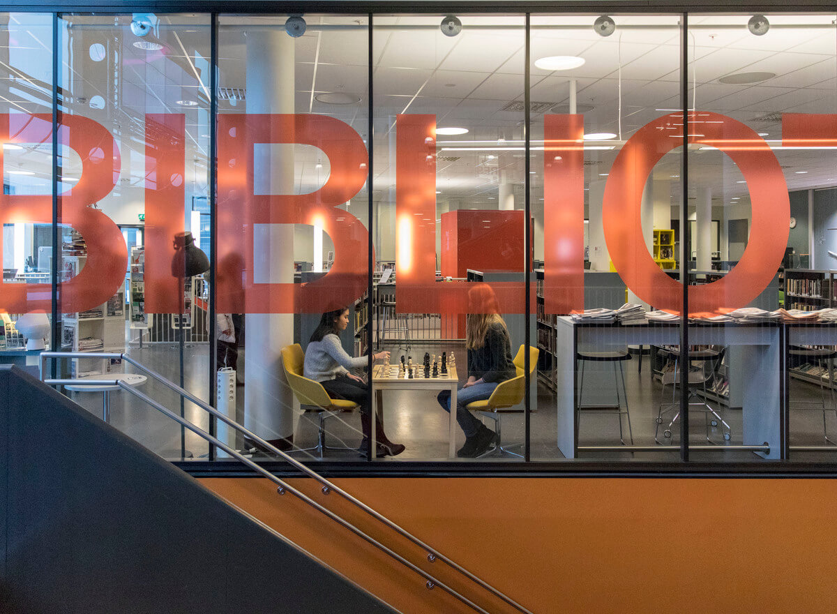 Fasaden på biblioteket til Deichman i Nydalen