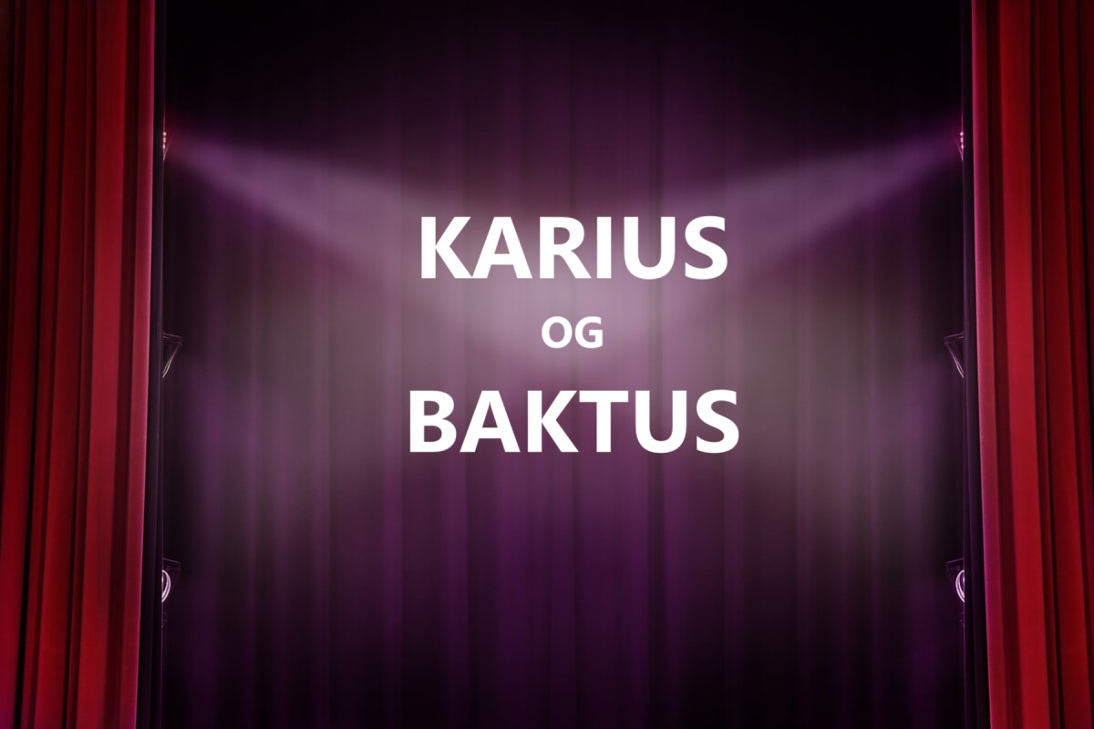 Illustrasjon av teaterscene med Karius og Baktus skrevet med store hvite bokstaver på sceneteppe som illustrasjonsbilde for forestillingen i Stavanger konserthus
