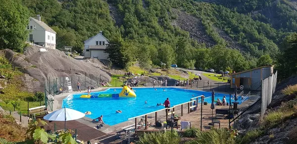  Friluftsbad i Tyssedal åpent i sommerferien