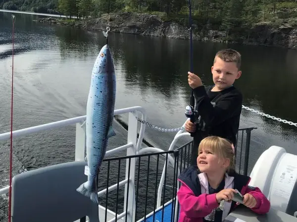  Gyda og Markus får fiskebevis