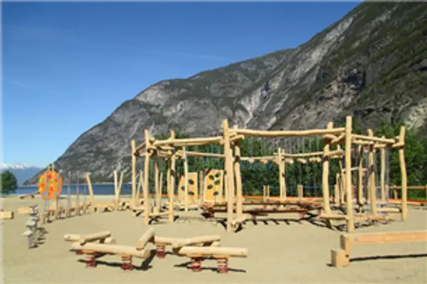  Utendørs aktivitetspark i Lærdal