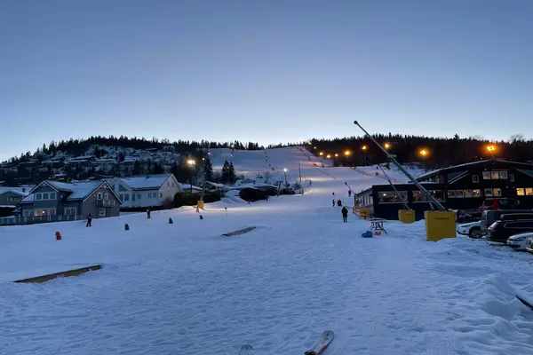 Flombelyst øvre bakke i Lommedalen Skisenter