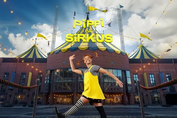 En plakat for forestillingen Pippi på sirkus på Det Norske Teatret i Oslo