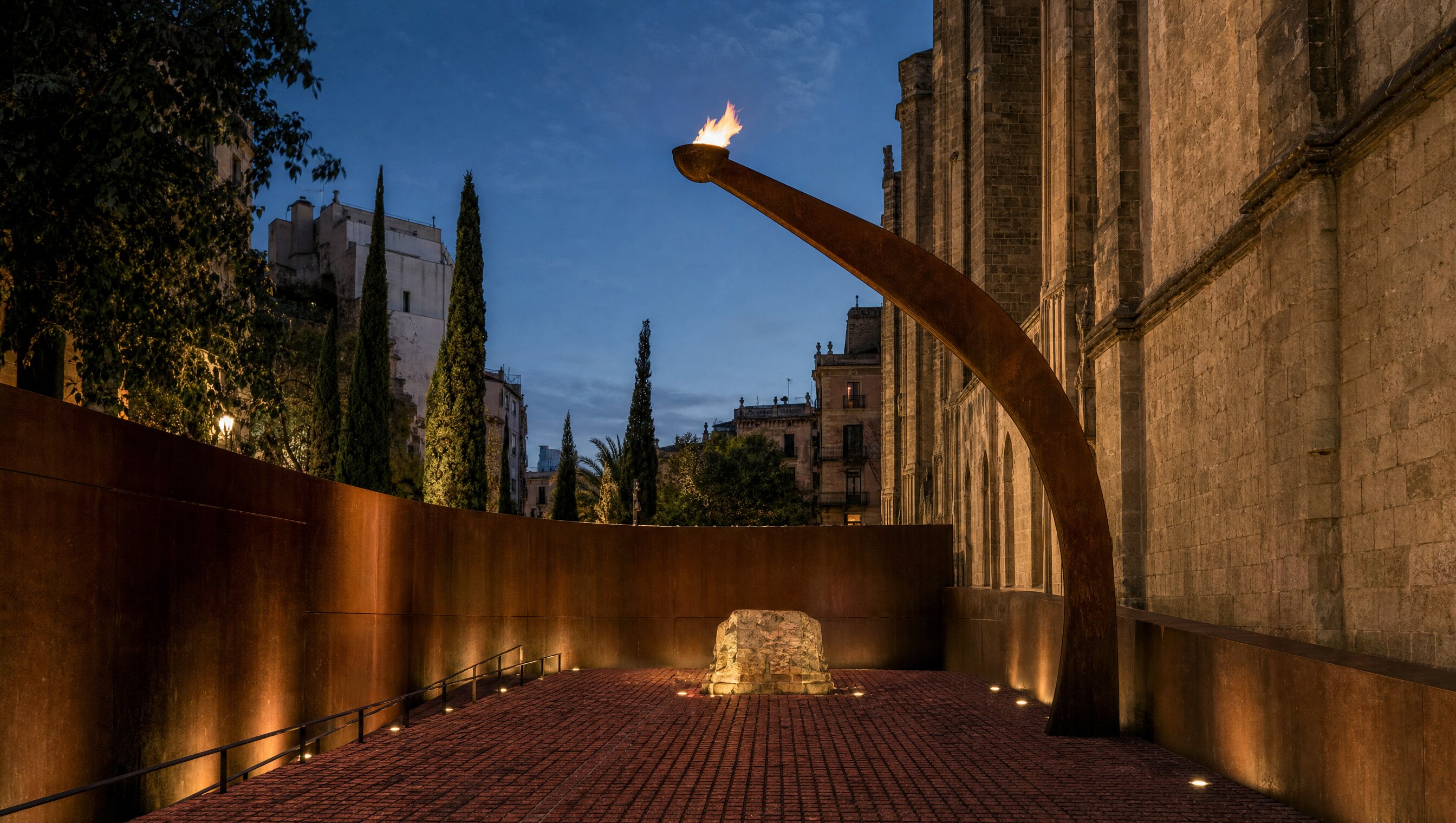 Le Fossar de les Moreres et sa flamme perpetuelle