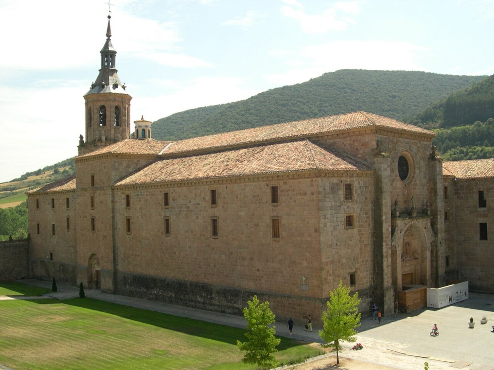 Monasterio de San Millán de la Cogolla (monastère de Yuso), façade Renaissance en grès doré, La Rioja, Espagne